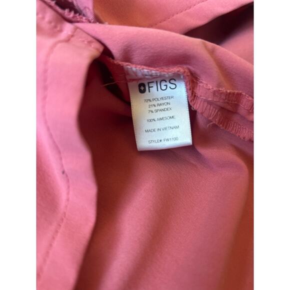 Figs Casma 3 Pocket scrub Top in DISCONTINUED Beat It Pink PO# 1288 Size S - Picture 3 of 6
